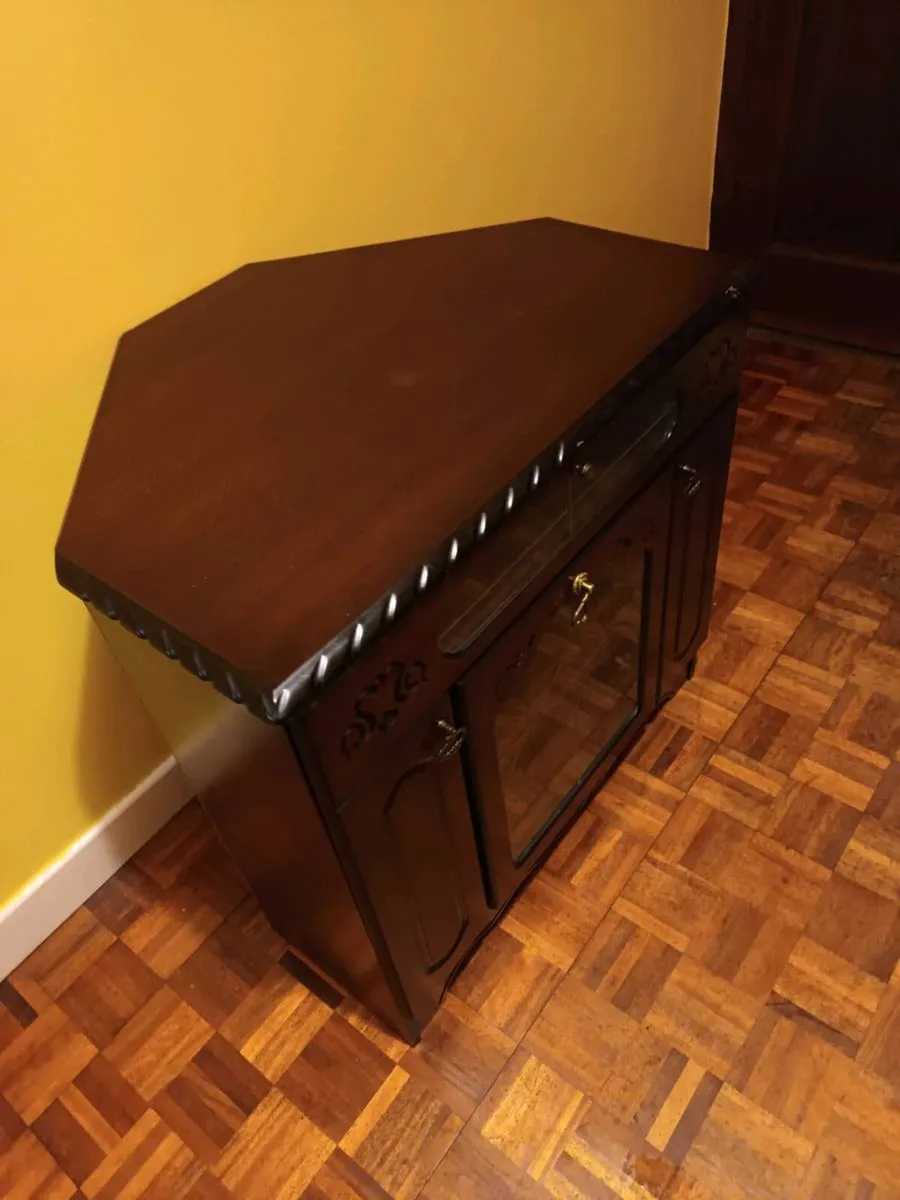 Mahogany Cabinet - Image 1