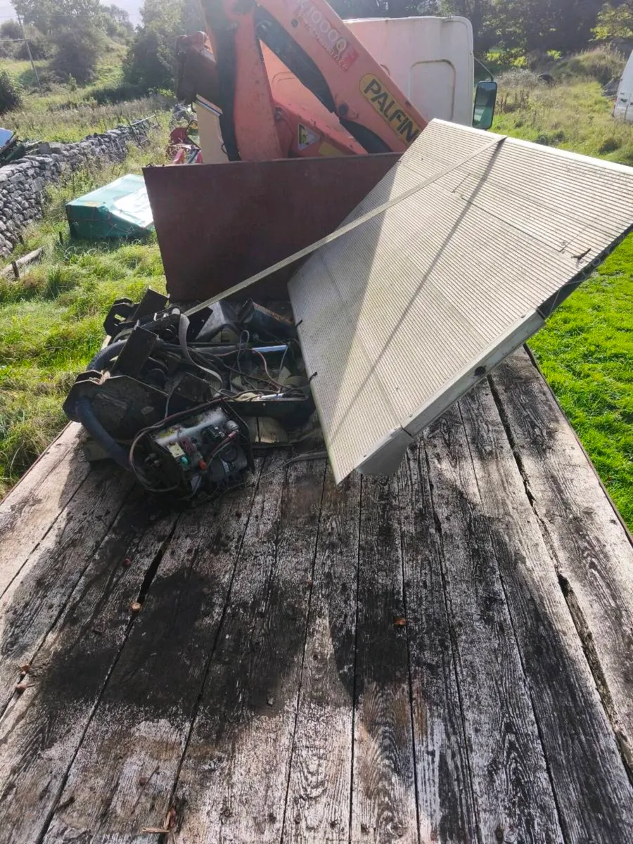 Tail lift - Image 1
