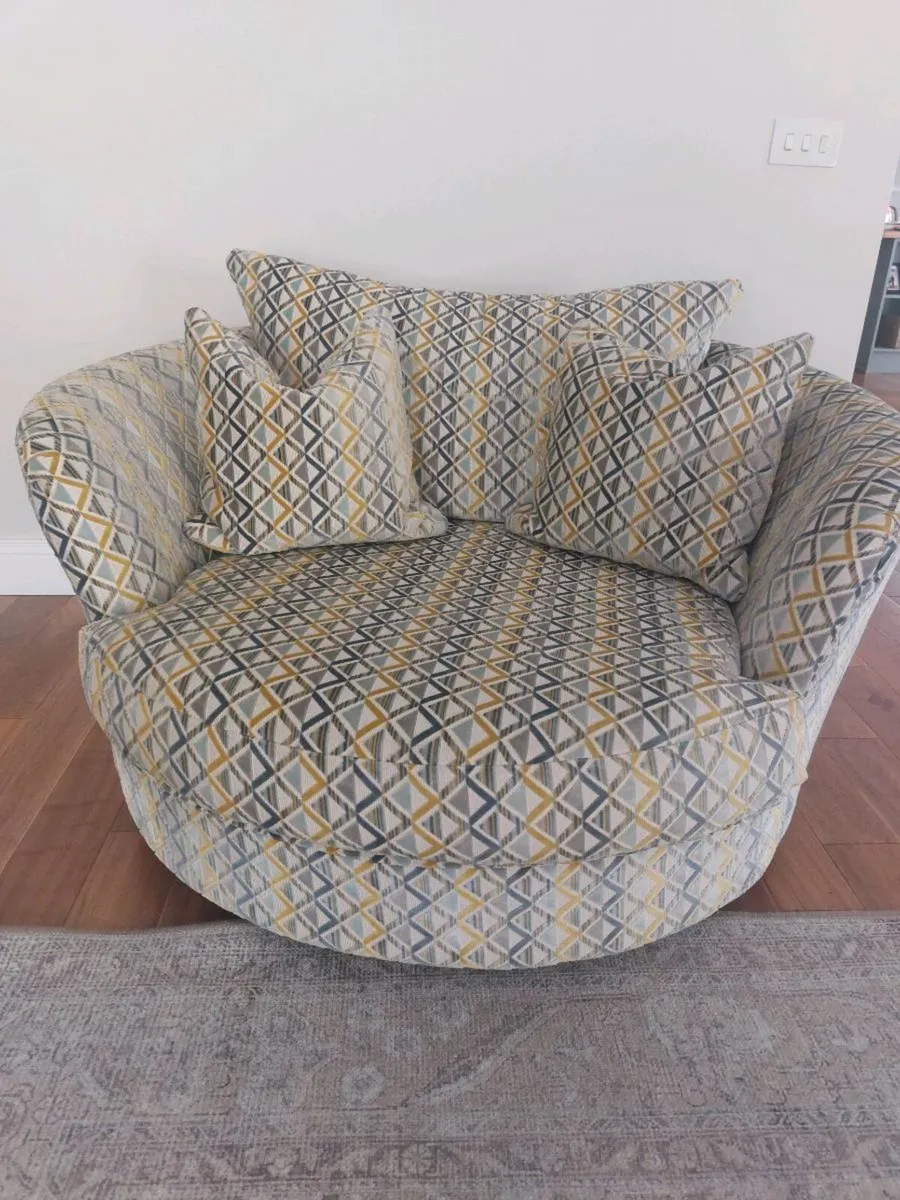 Armchair - Image 1
