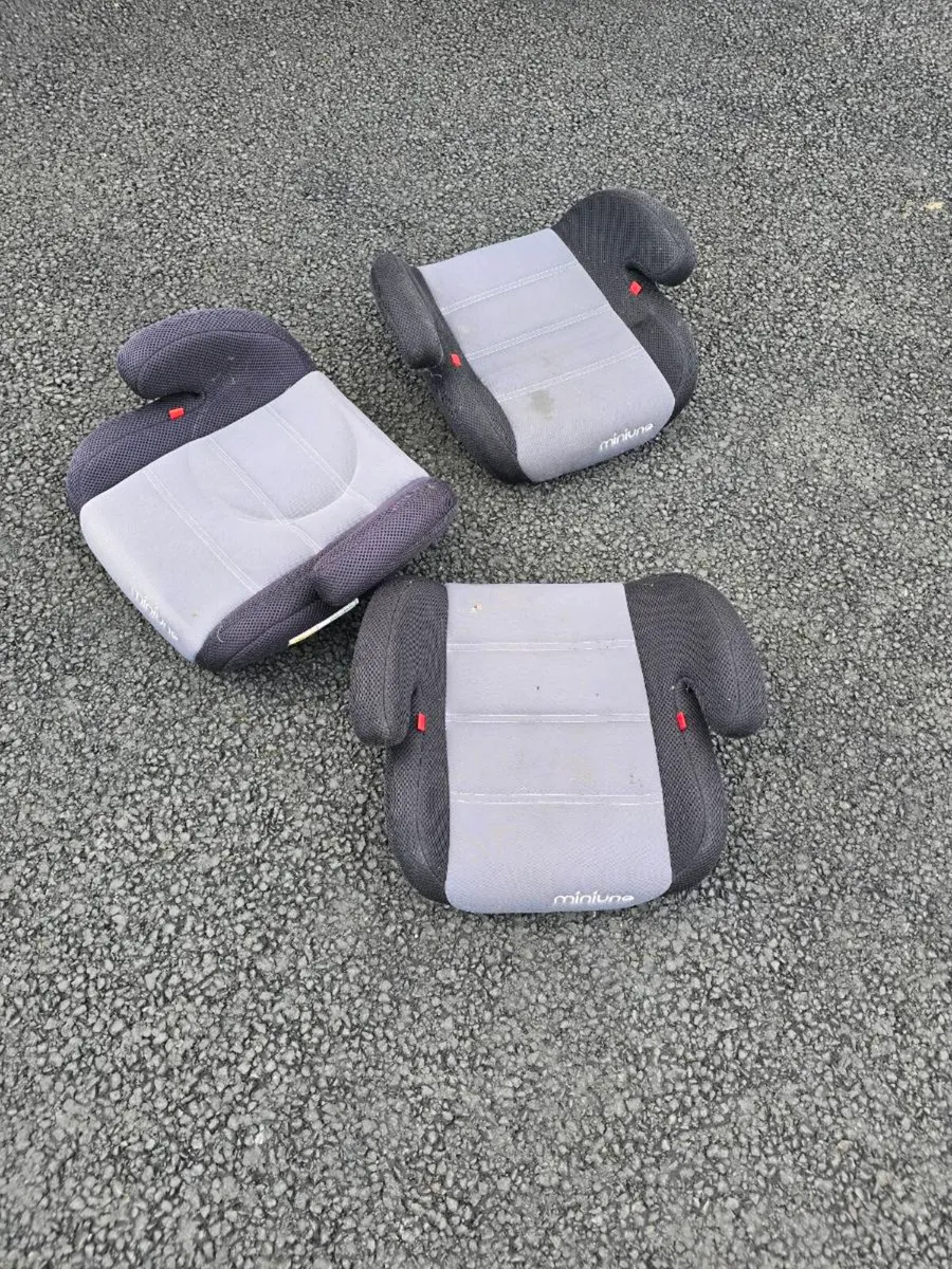 3 x kids booster seats - Image 1