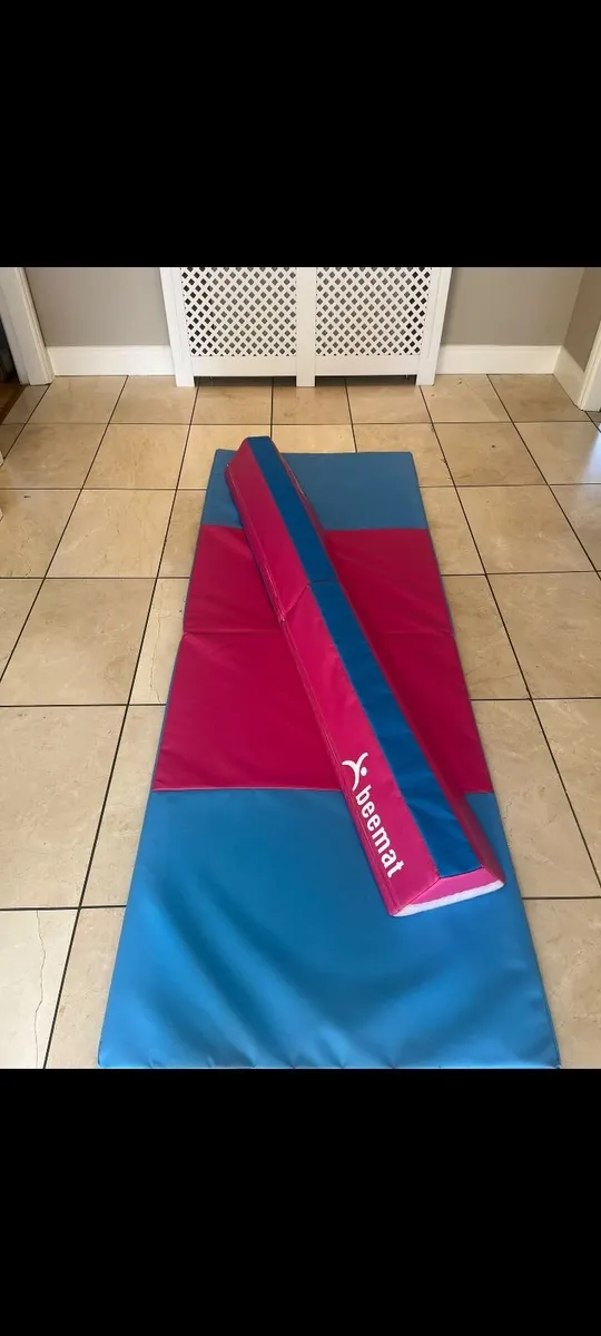 Gymnastics mat and Balance Beam - Image 3