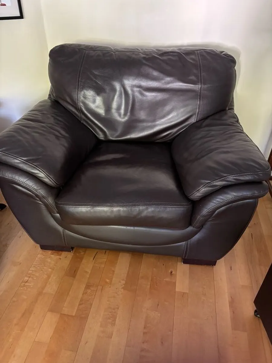 leather - Image 2