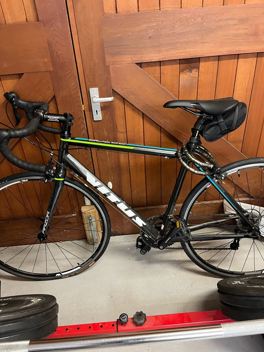 Road bike - Image 1