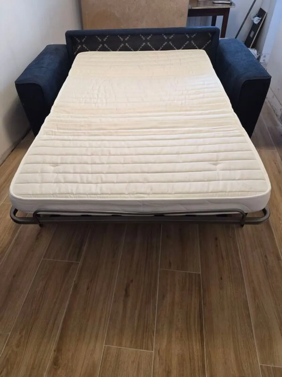 couch - Image 1