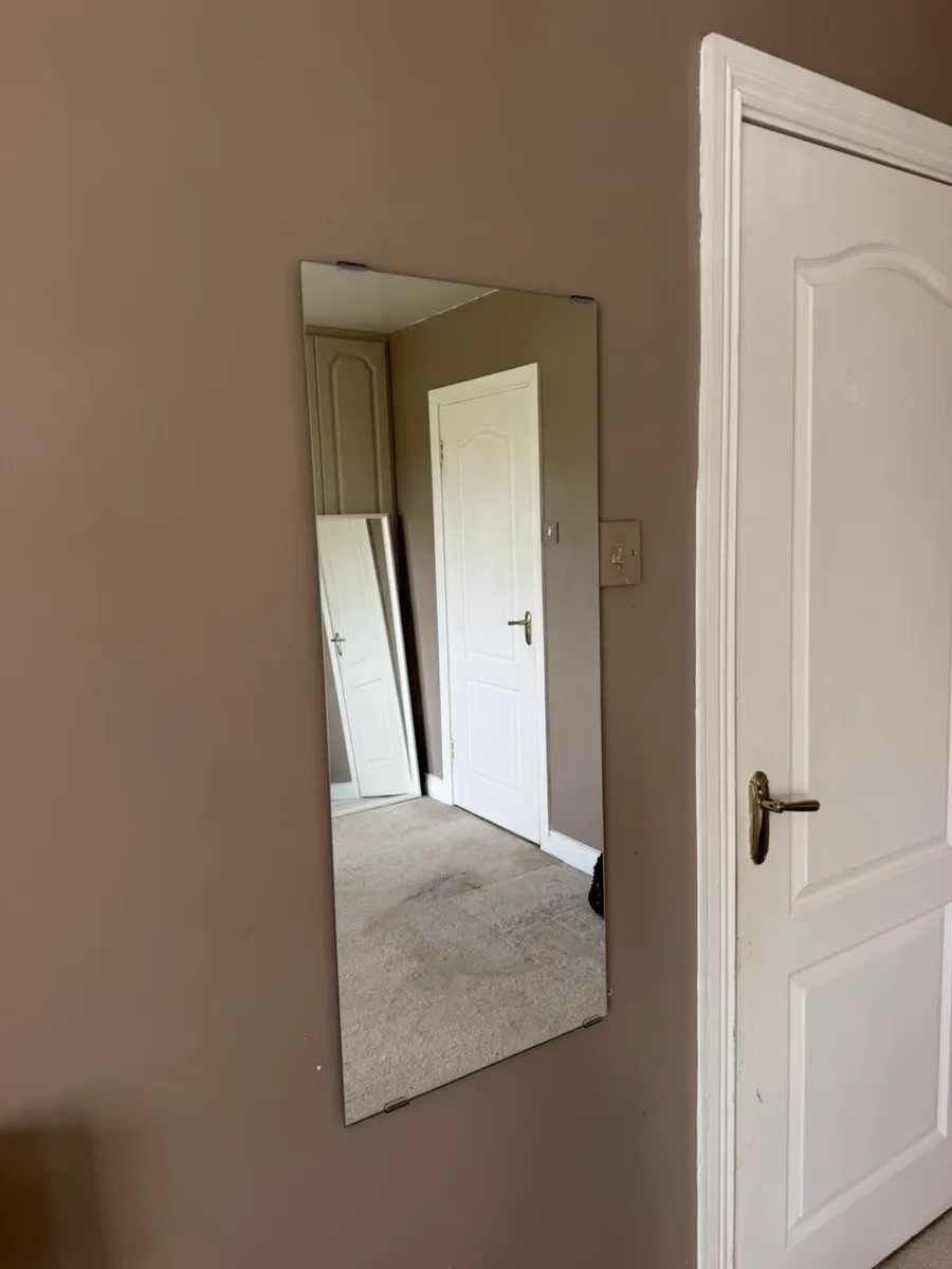 Set of 2 Wall Mirrors - Image 1