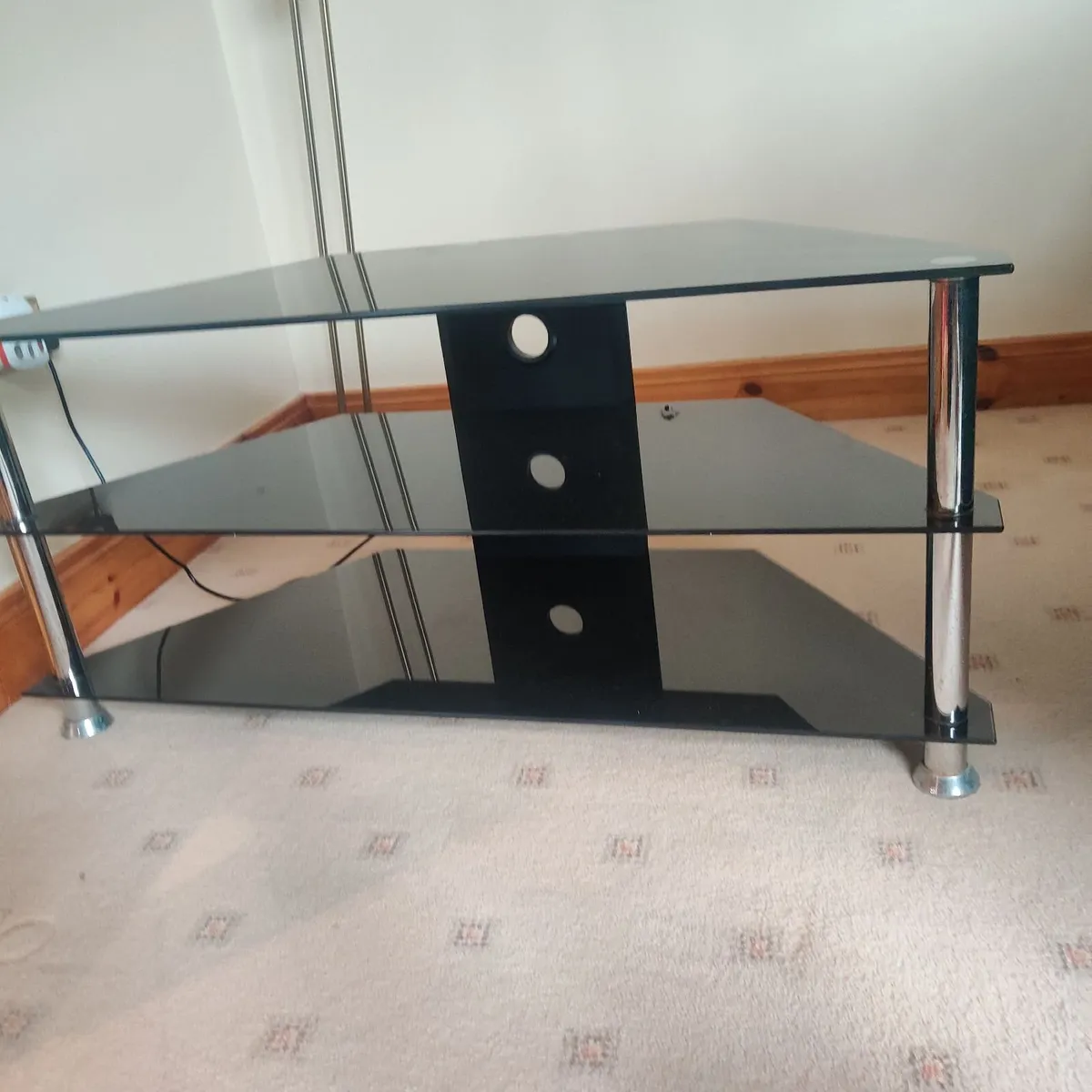 Television table - Image 1