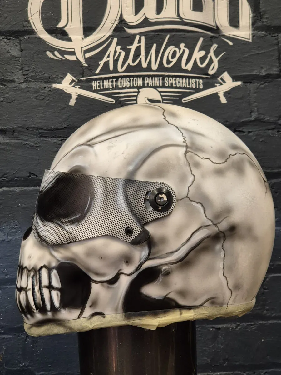 Custom painted motorcycle helmet - Image 3