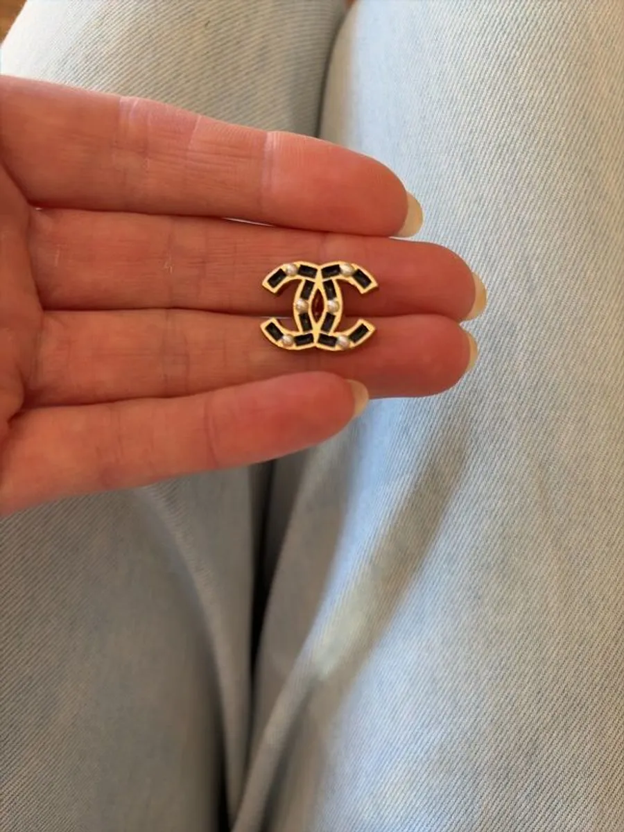 Chanel buttons - Image 3