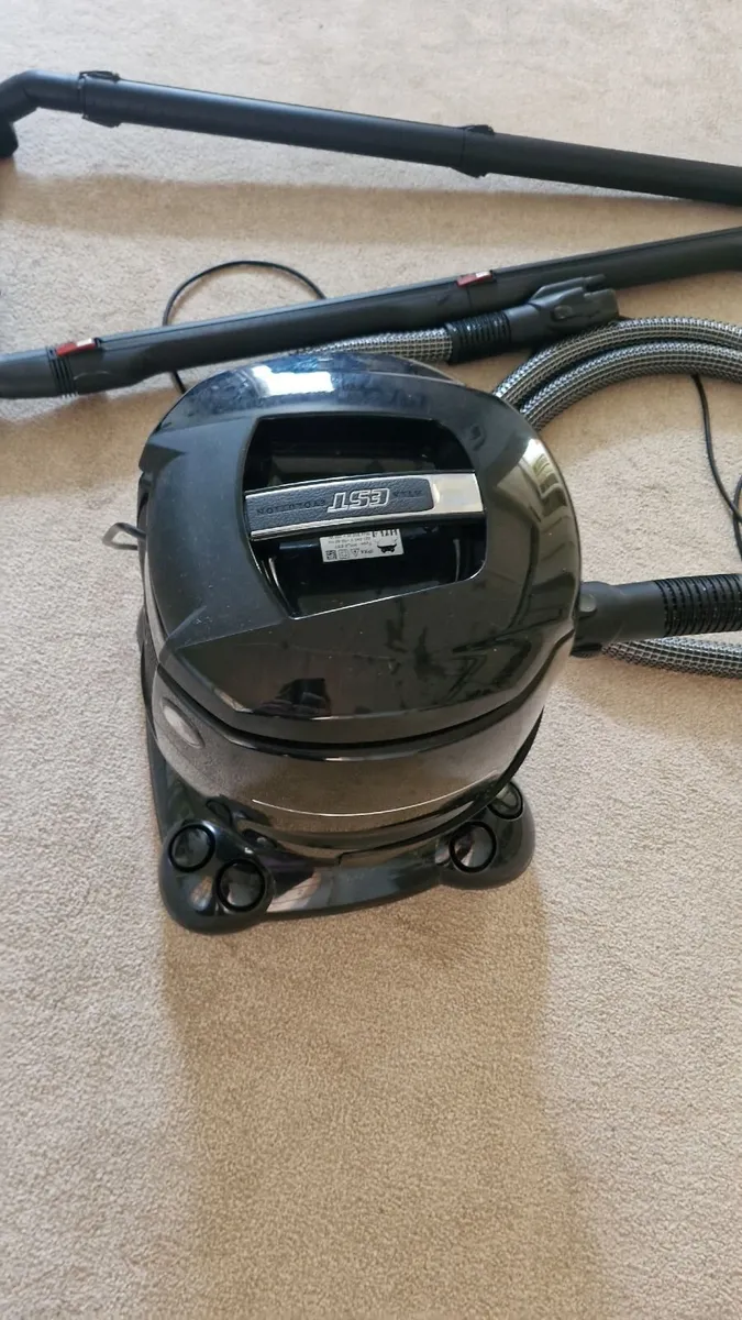 Industrial Hoover Hyla Airand Room Clenaing System - Image 3
