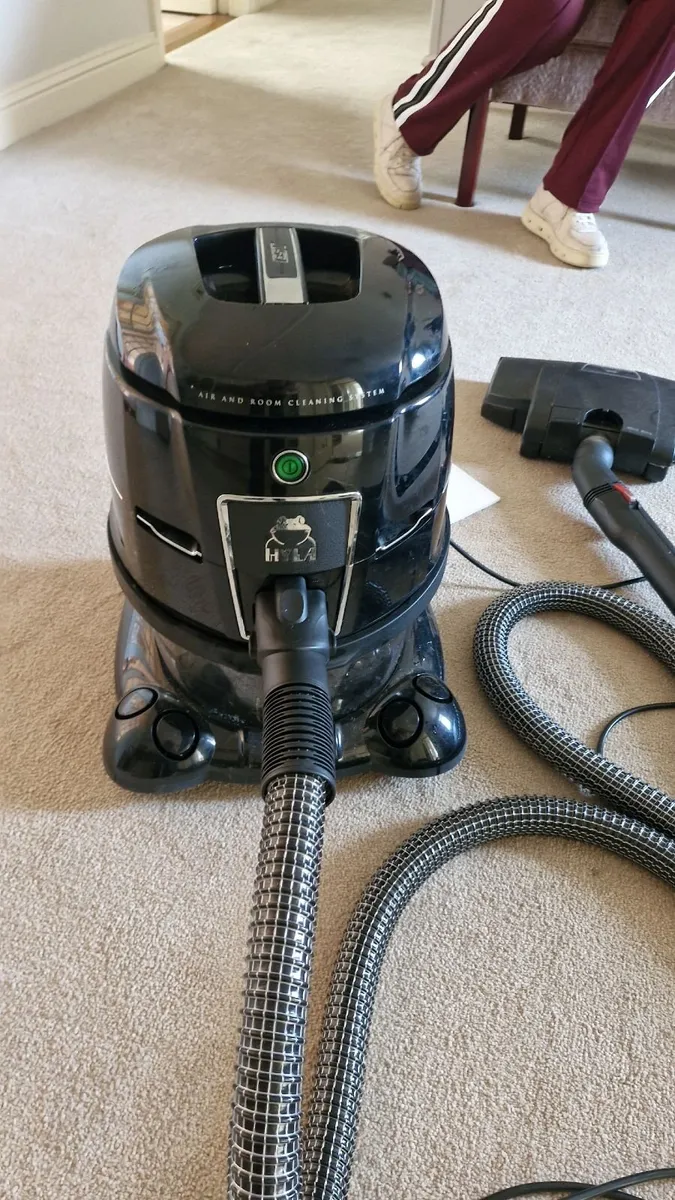 Industrial Hoover Hyla Airand Room Clenaing System - Image 4