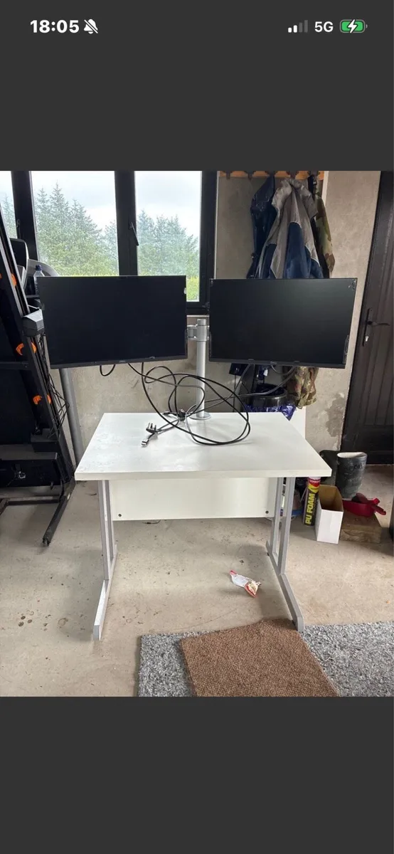 Dell monitors desk - Image 1
