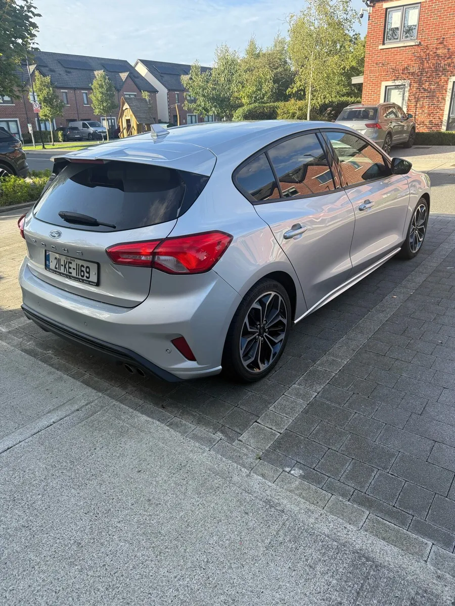 Ford Focus - Image 2