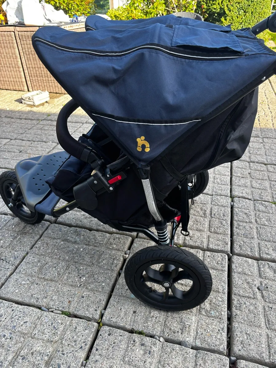 Out n about double buggy - Image 4