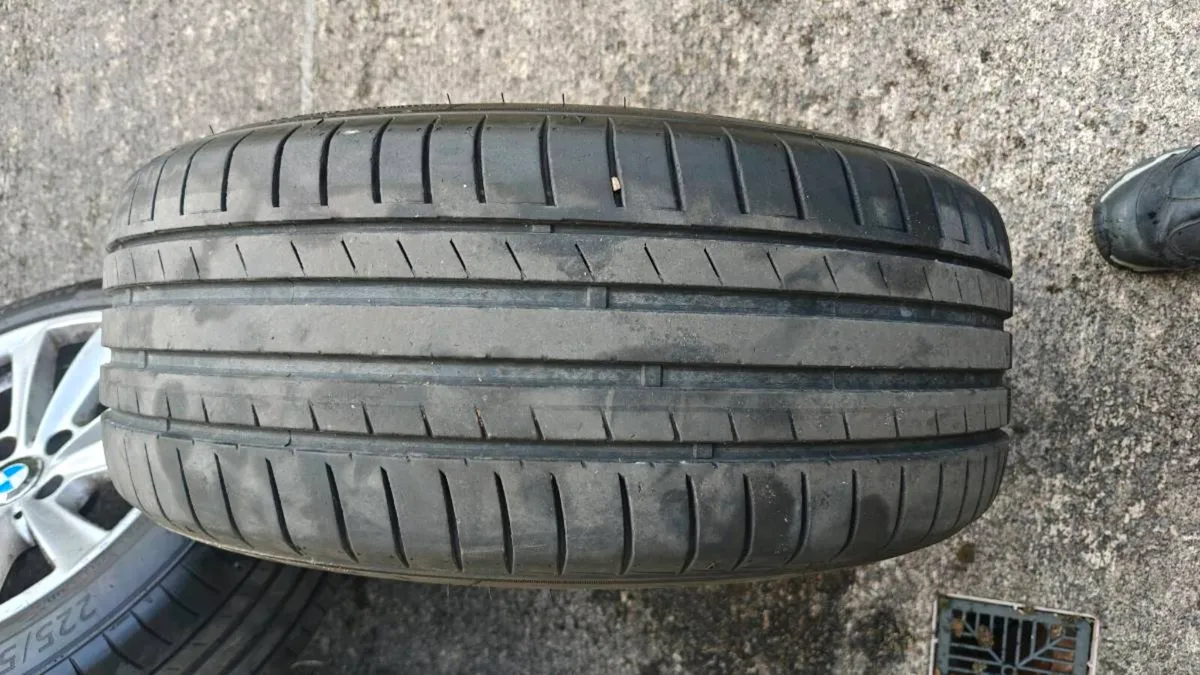 Genuine BMW 5 Series 17" Alloys + 225/55 R17 Tyres - Image 3