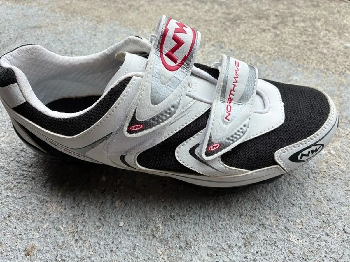 Cycling Shoes size 41 or 7.5 Brand NW Northwave - Image 3