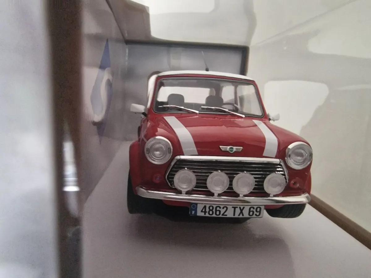 Solido 1 18 Mini Cooper 1.3 Sport diecast car - Image 3