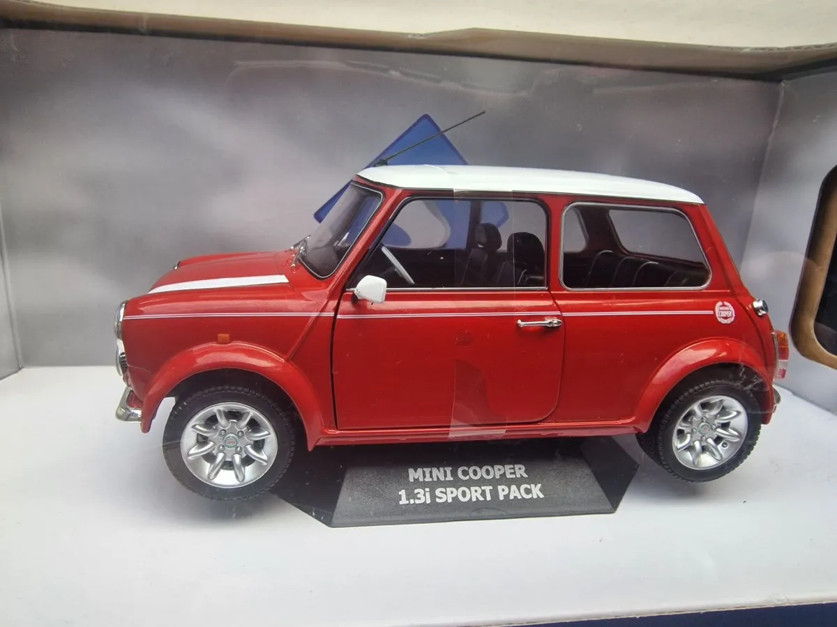 Solido 1 18 Mini Cooper 1.3 Sport diecast car - Image 4