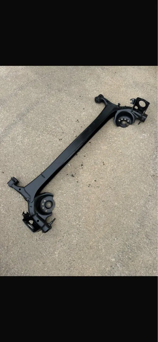 Toyota Yaris back axle 1999 - 2005 - Image 1