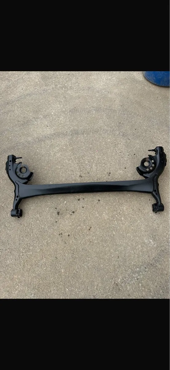 Toyota Yaris back axle 1999 - 2005 - Image 3