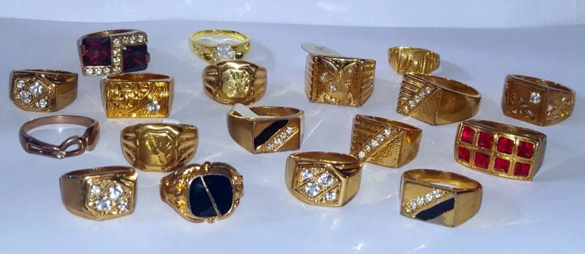 18 Assorted 18KP Gentlemans Rings - Image 1