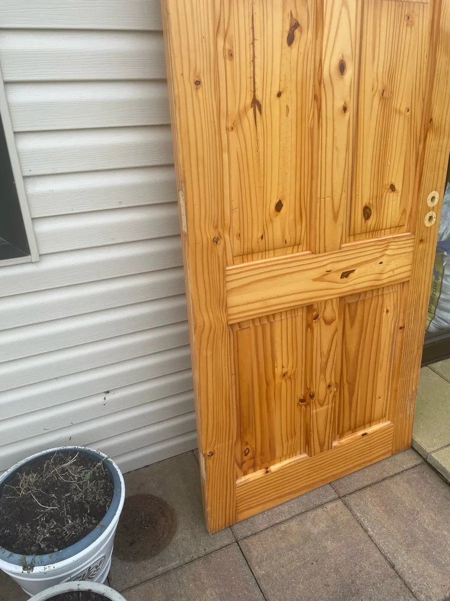 Extra wide pine door - Image 4