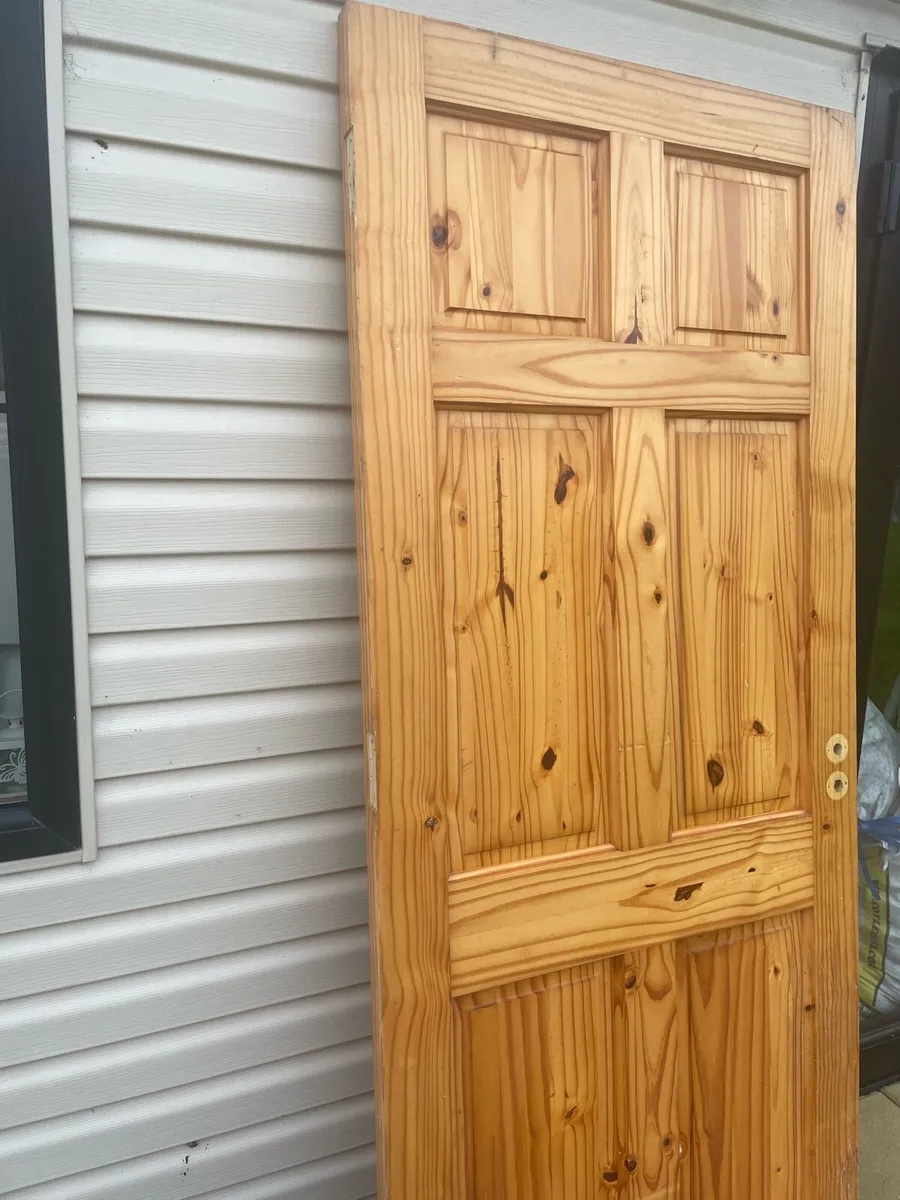 Extra wide pine door - Image 3