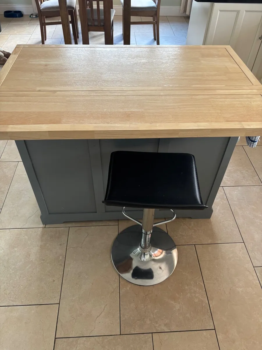 Kitchen island - Image 2
