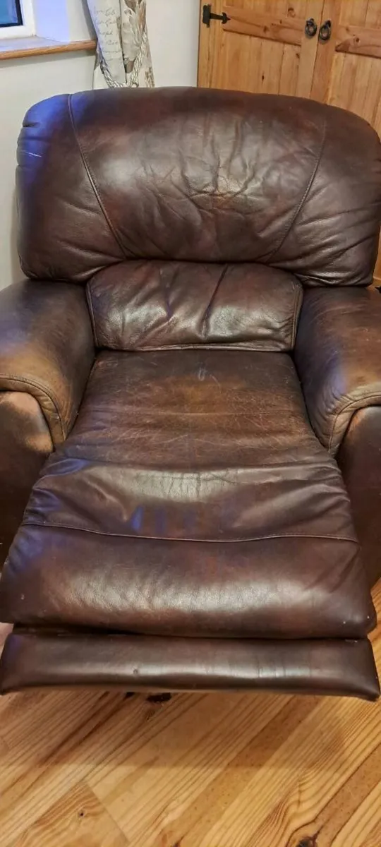 Leather chair - Image 1