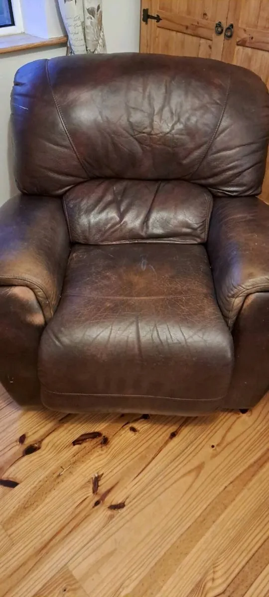 Leather chair - Image 2