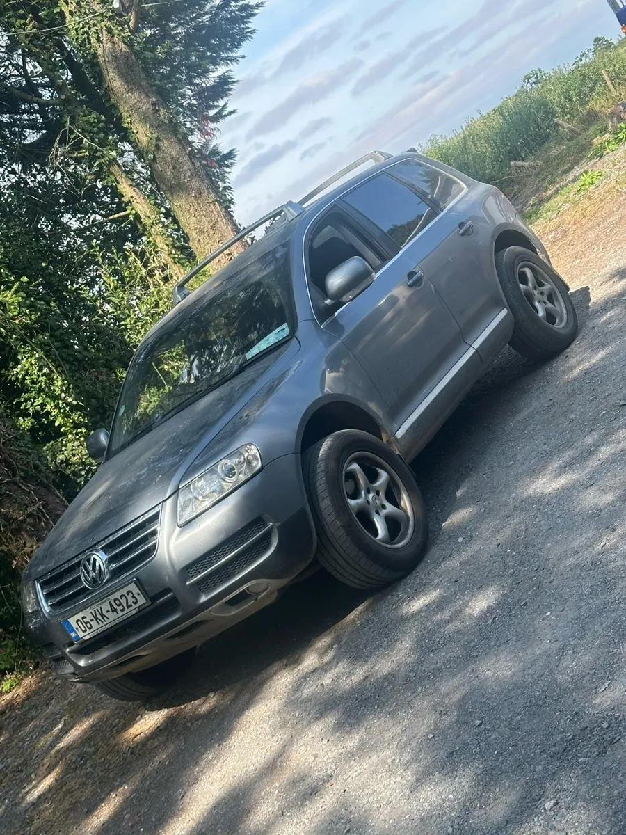 Volkswagen crewcab 5 seater €333 tax - Image 2