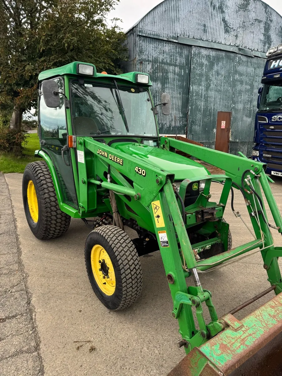 John Deere Compact Tractor with Loader - Image 3