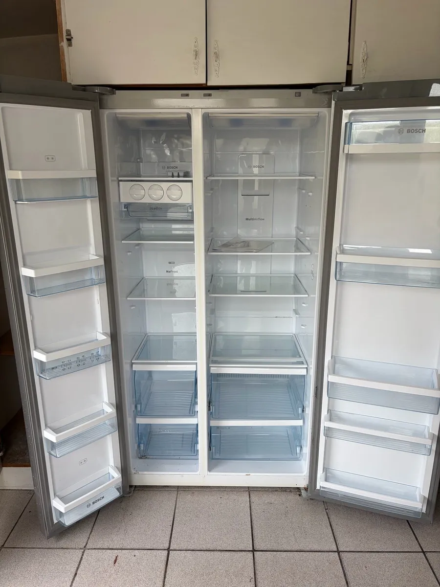 Bosch Side-by-Side Fridge Freezer, Stainless Steel - Image 2