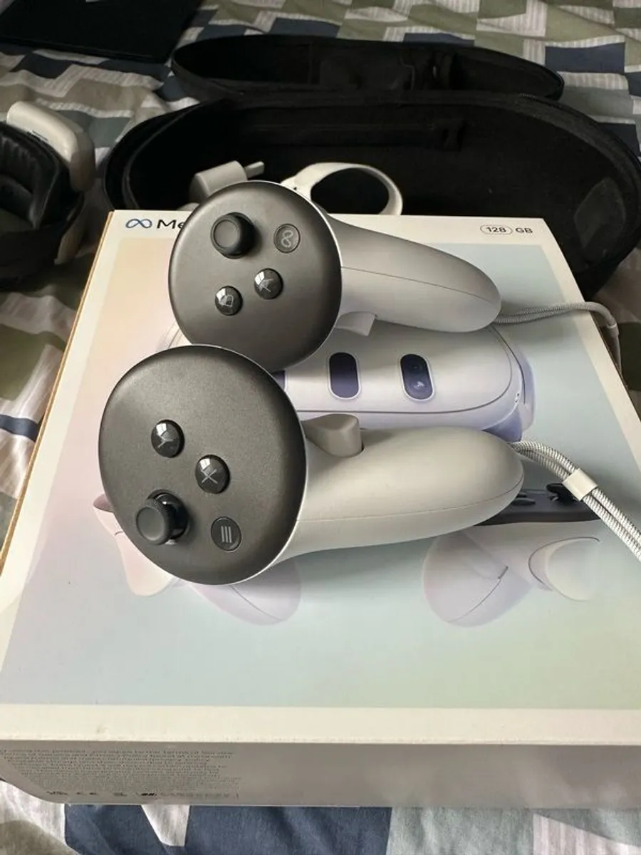 Meta quest 3 128gb VR headset with accessories - Image 2