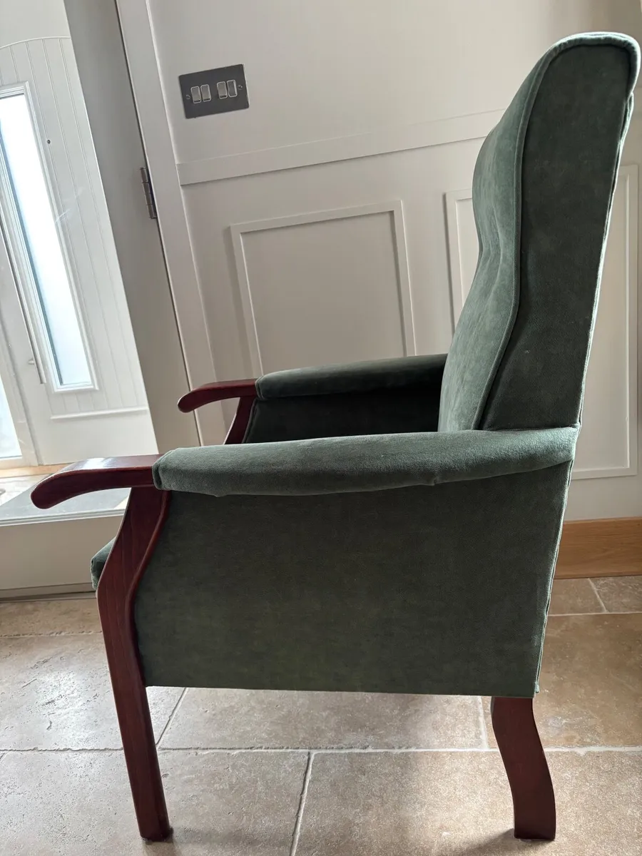 Pair of high back armchairs - Image 3