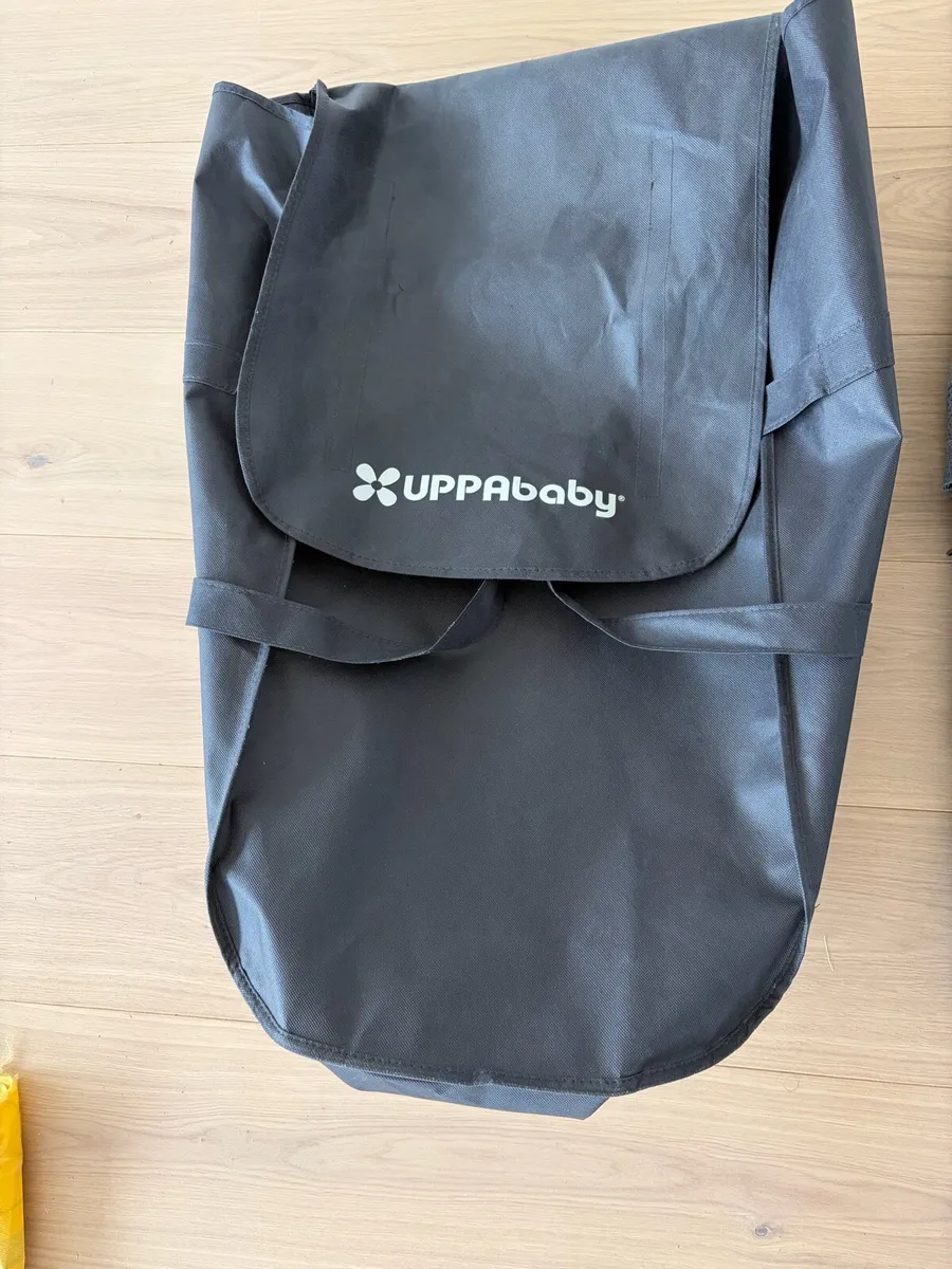 Uppababy Vista V2 Bassinet and Ganoosh - Image 4