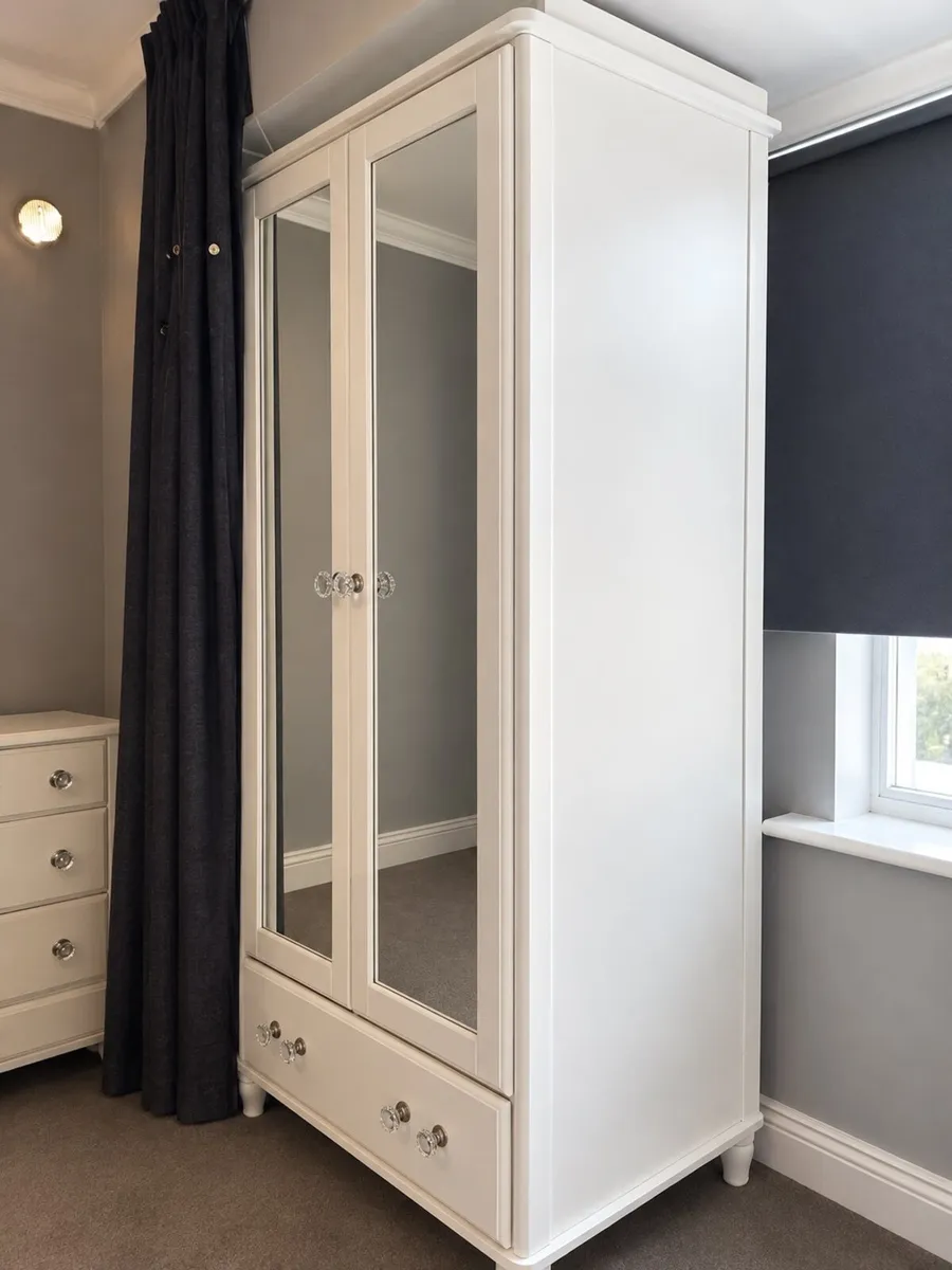 Wardrobe - Image 4