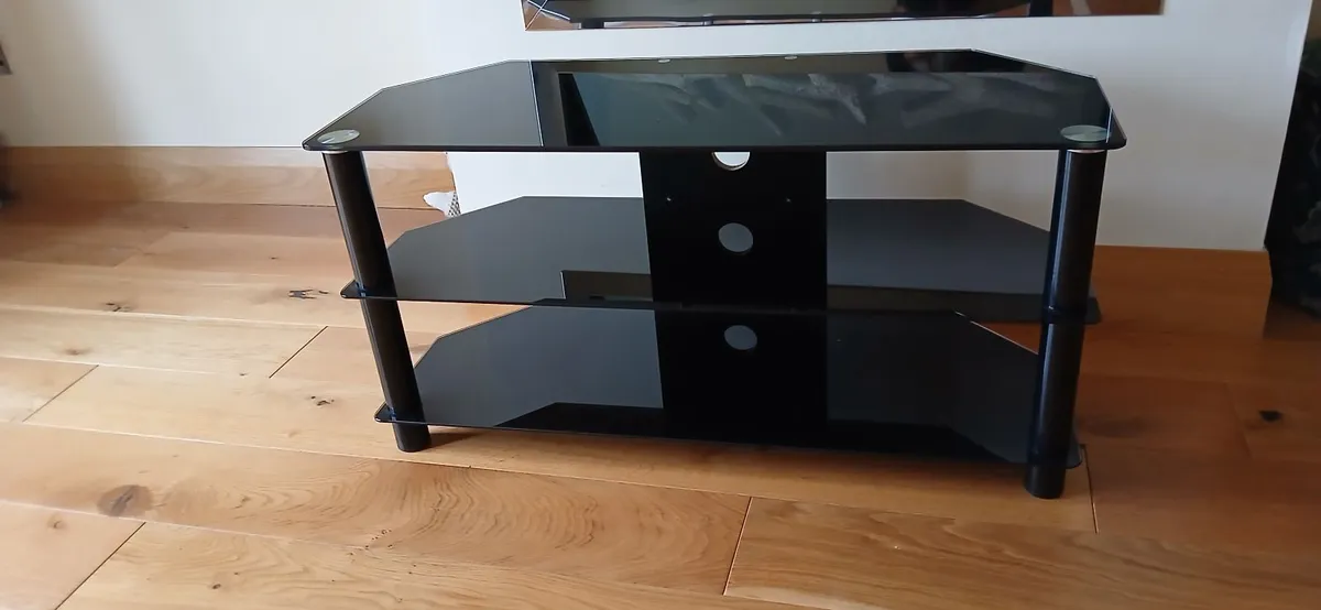 Tv Stand. - Image 2