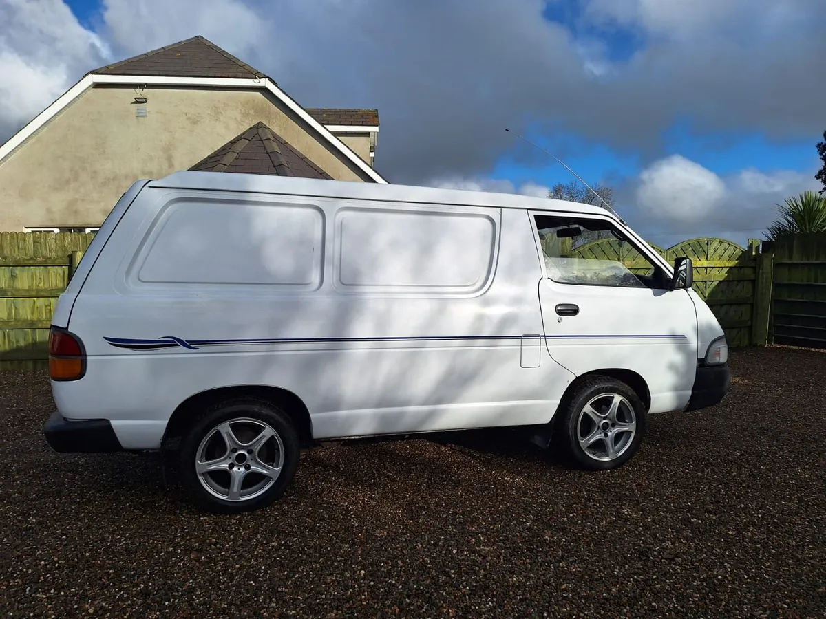 93 TOYOTA LITEACE VAN - Image 4
