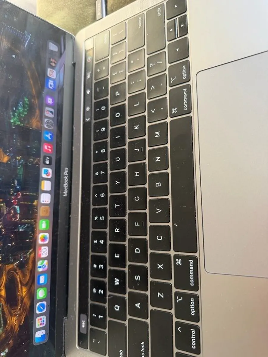 macbook pro 2018 13 inch - space grey - Image 4