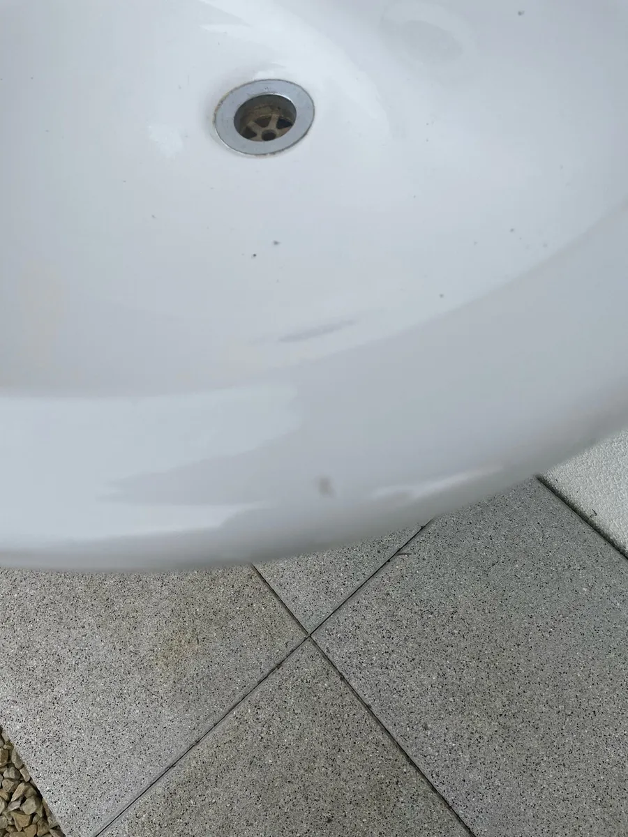 Wash hand basin and pedestal - Image 3