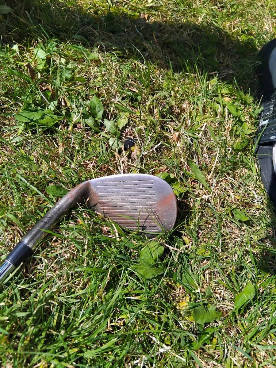 Spalding 60 degree wedge - Image 1