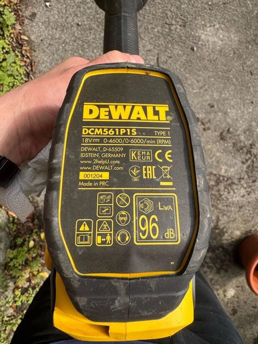 DEWALT Strimmer DCM561PBS-XJ 18V Brushless String Trimmer Bare Unit - Image 2