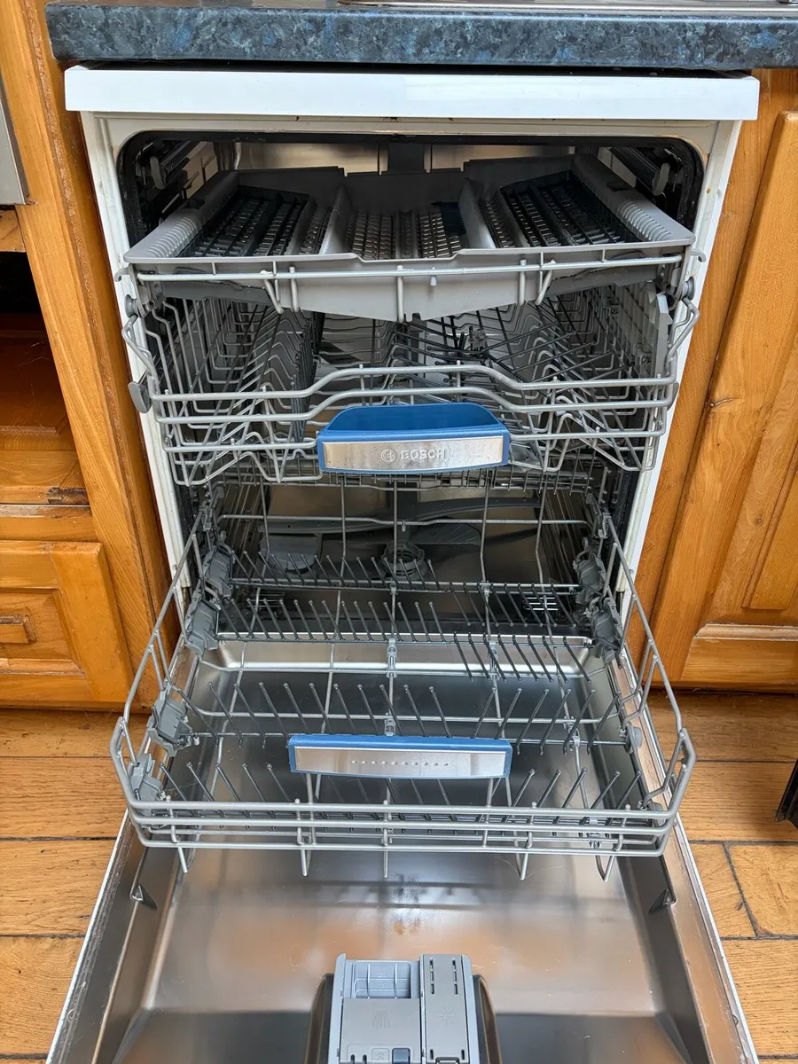 Bosch Serie 6 Dishwasher, White, Freestanding - Image 2