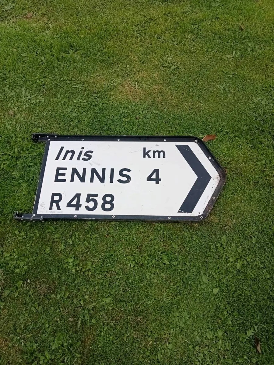 Ennis road sign - Image 1