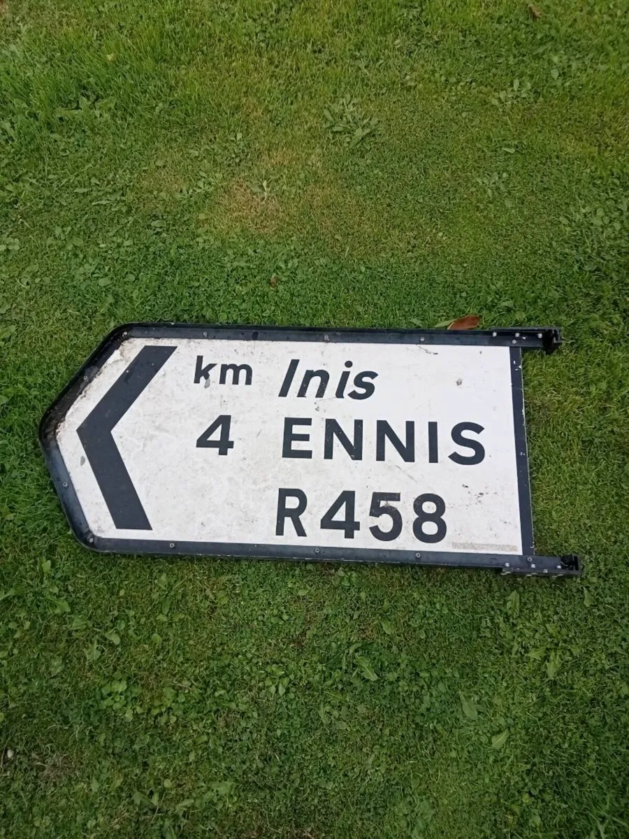 Ennis road sign - Image 2