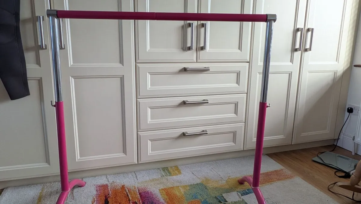 Ballet barre - Image 1