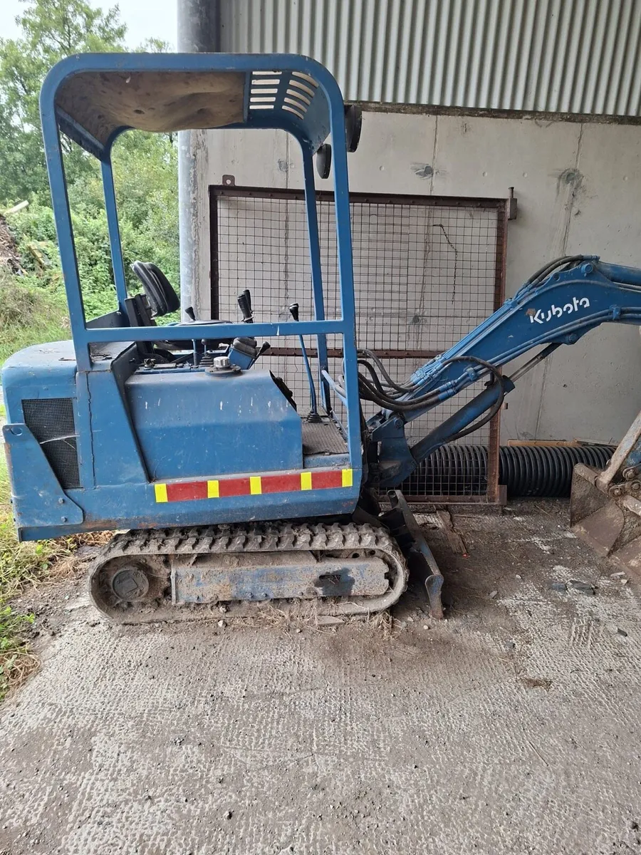 Mini digger 1.5 ton - Image 1