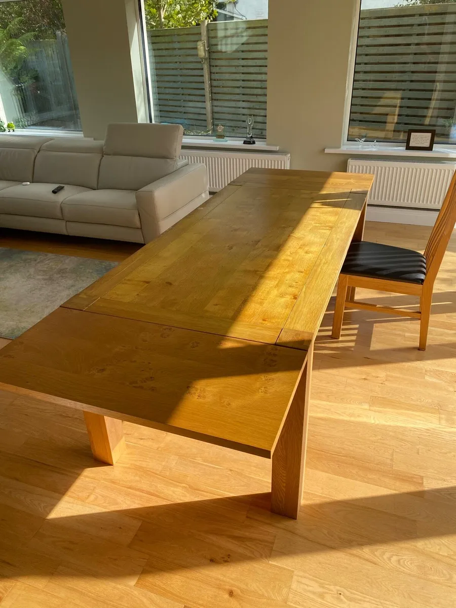 Table & chairs - Image 1