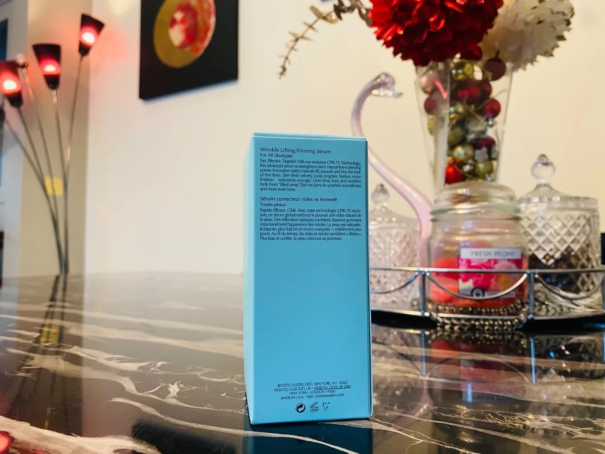 Estee Lauder Perfectionist CP+R Wrinkle Serum - Image 3