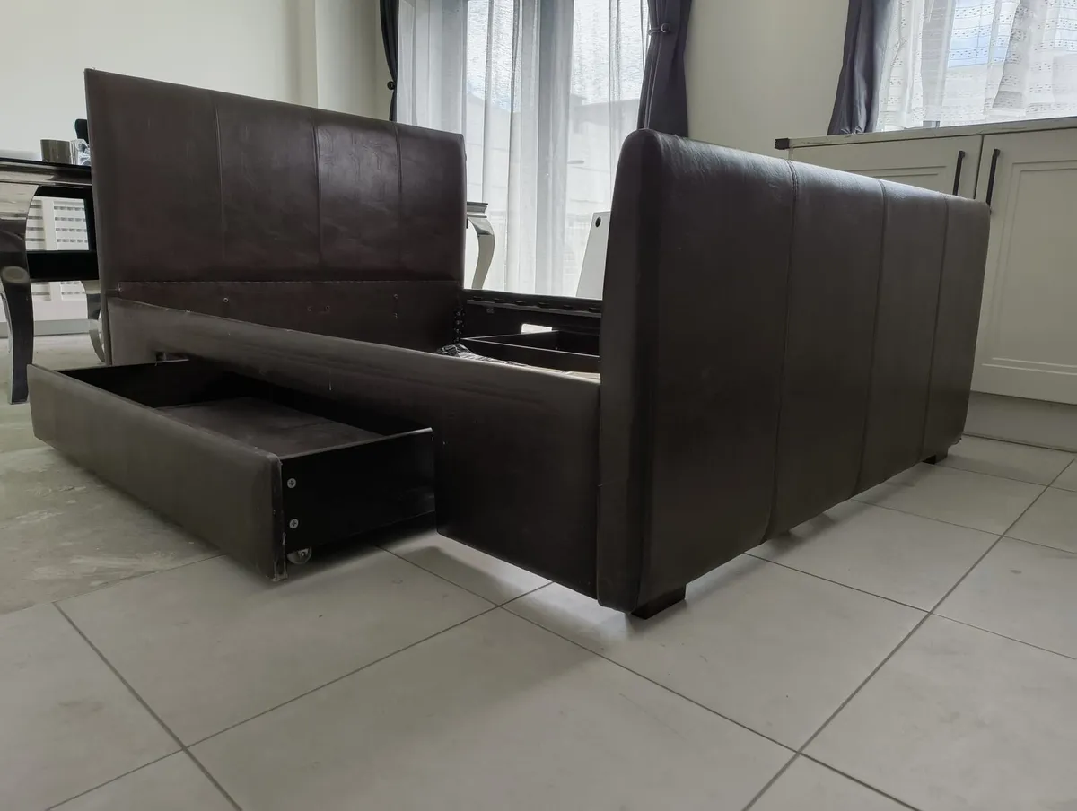 Double size bed - Image 2